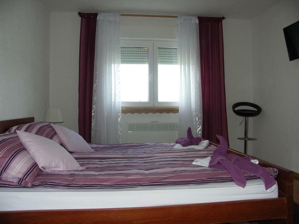 Apartments Zegarac House Korenica Dış mekan fotoğraf
